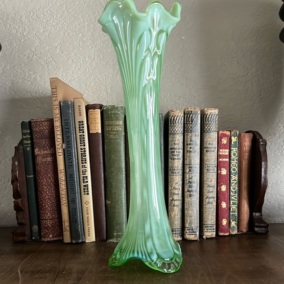 Jefferson Glass Other - Antique Jefferson Green Opalescent Vase “Tokyo” Pattern, Seafoam Glass, 3-Footed